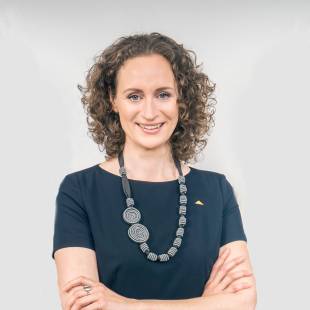 Mag. (FH) Elisabeth Punzhuber, Geschäftsführende Gesellschafterin