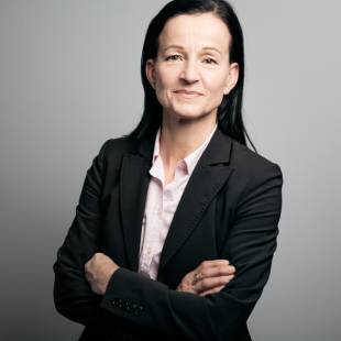 Helga Lanzersdorfer, Kundenbetreuung